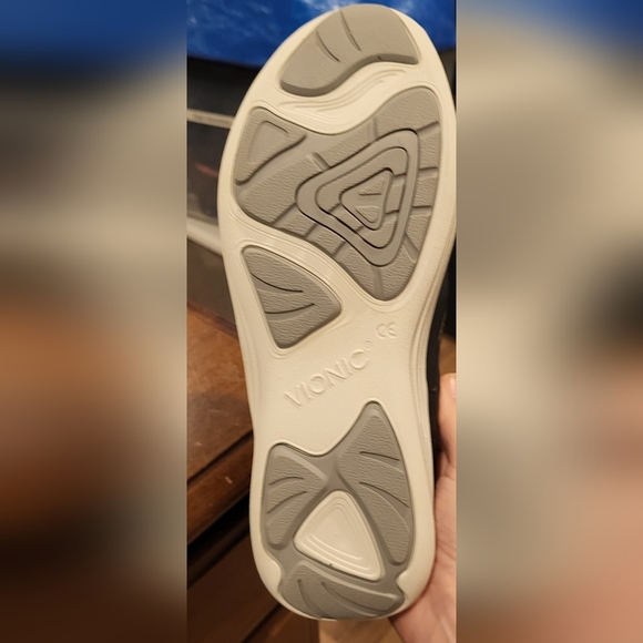 Vionic Women's Agile Ruvi Walking Sneaker Black Size 8.5 - Picture 6 of 9